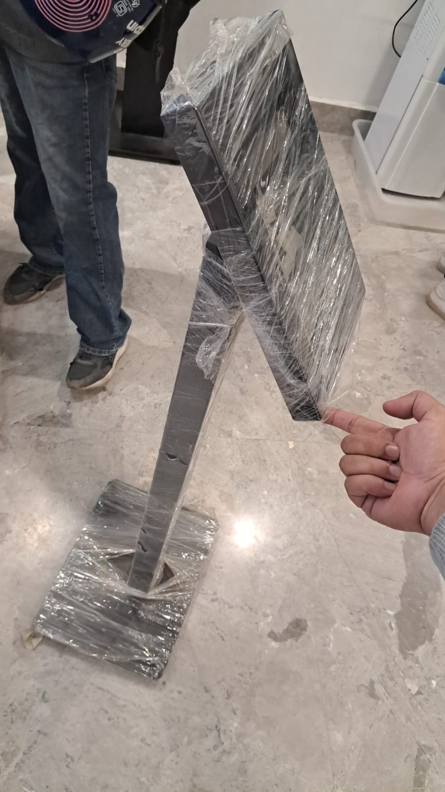 Tablet Stand Ampletrails