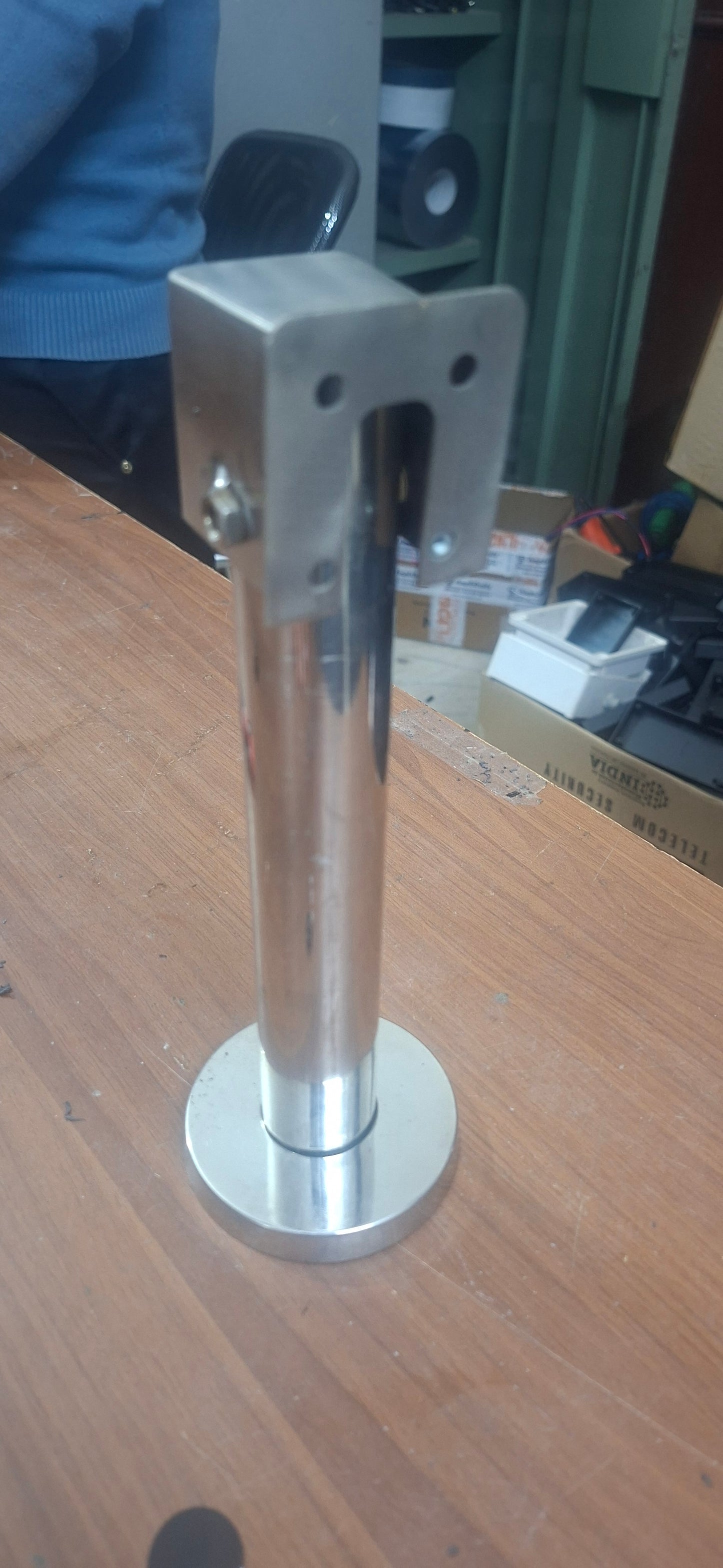 S Pole – AI Face Oval | Mounting Stand for Face Attendance Machines on Barriers & Turnstiles