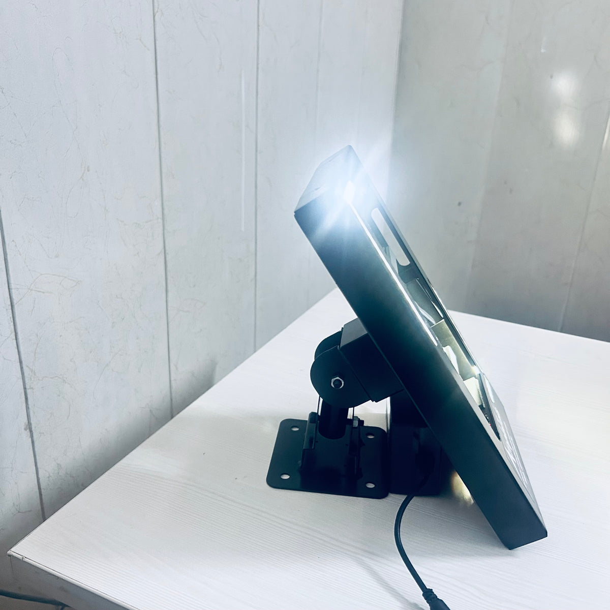 Tablet Stand Ampletrails
