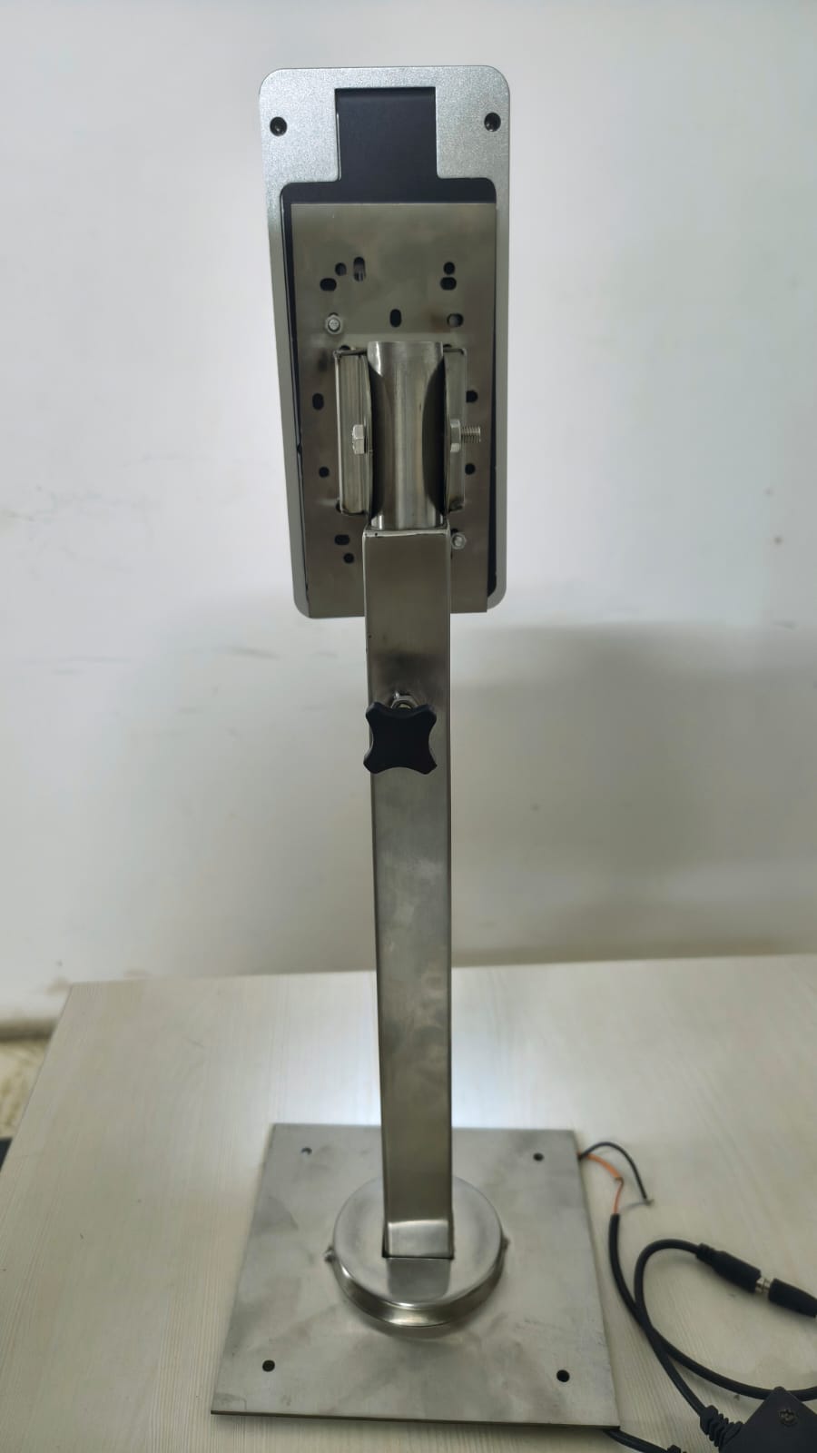 Table Stand For Attandence Machin  17/1.5 Inch